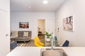 New Urban and Well Located 1 Bedroom Apartment by Den Stays